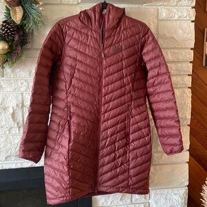 Mountain Hardwear Burgundy Puffer Jacket